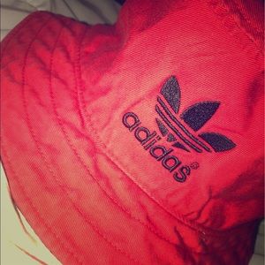 Adidas bucket hat